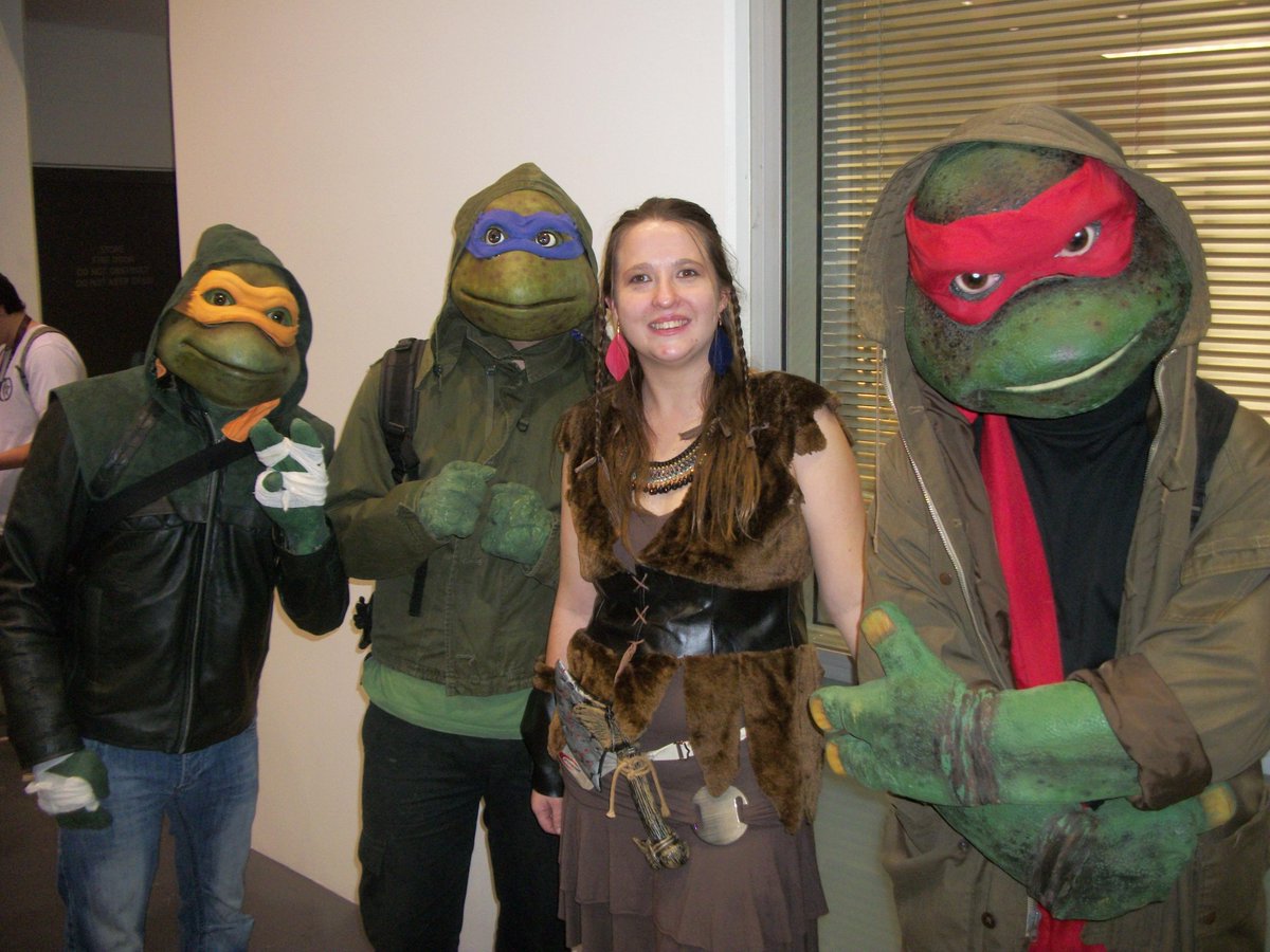 fallon_flame's tweet photo. #teenagemutantninjaturtles #Amazon #Spartacus @SupanovaExpo #Perth2015 #Cosplay http://t.co/2SKADHsWc5