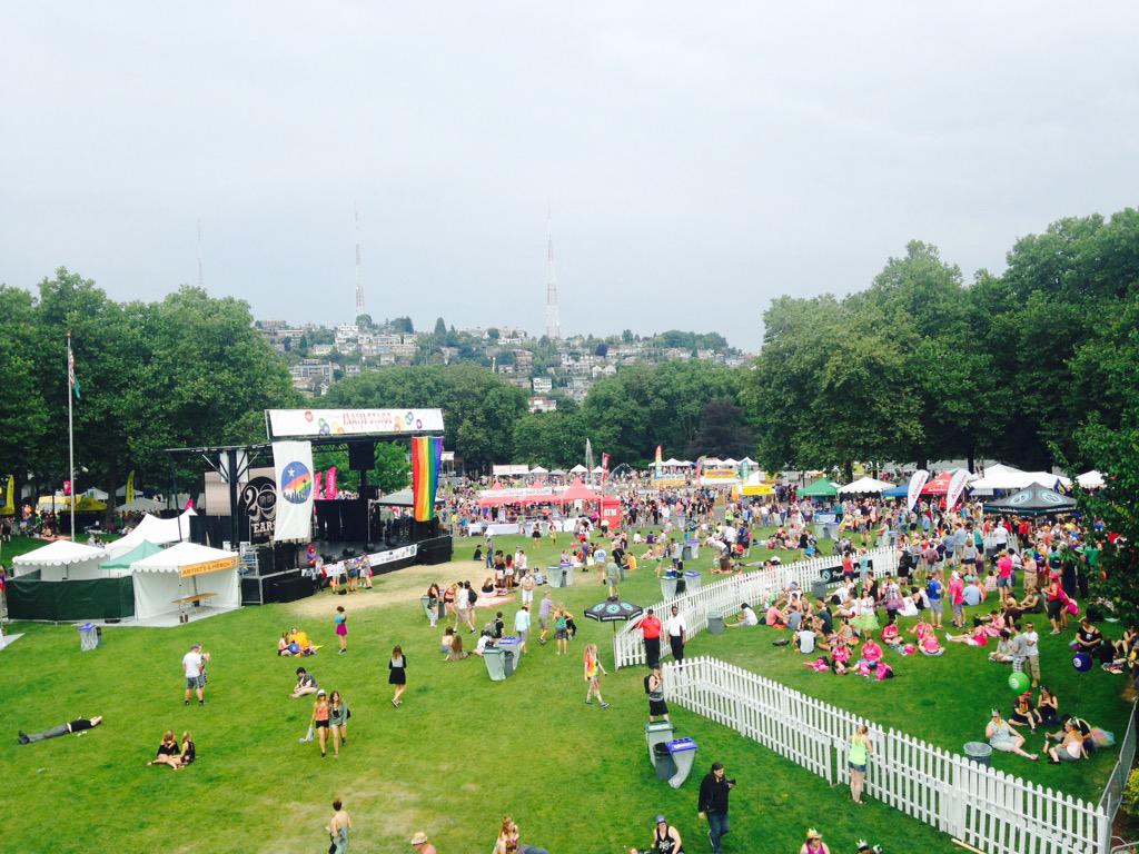 kuchanj's tweet photo. Good Vibes &amp; Positivity Spreading through our community✌️🌈💗 @SouthSeattleCC @SeattleColleges #SeattlePride2015 http://t.co/QOYjzv1rTg