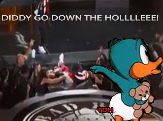 thampto1's tweet image. Diddy go down the holllleee. #PDiddy #DiddyFall #BETAwards2015