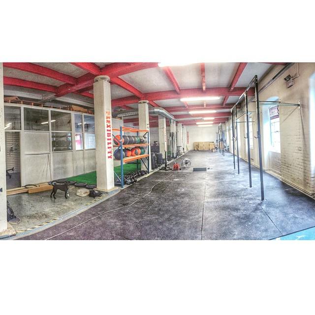 crossfitwatford's tweet photo. In just 2 shorts days we went from shell to GYM! Can't wait to get the first classes in th… http://t.co/zjxeclgZdh http://t.co/EvK3V0uaCq
