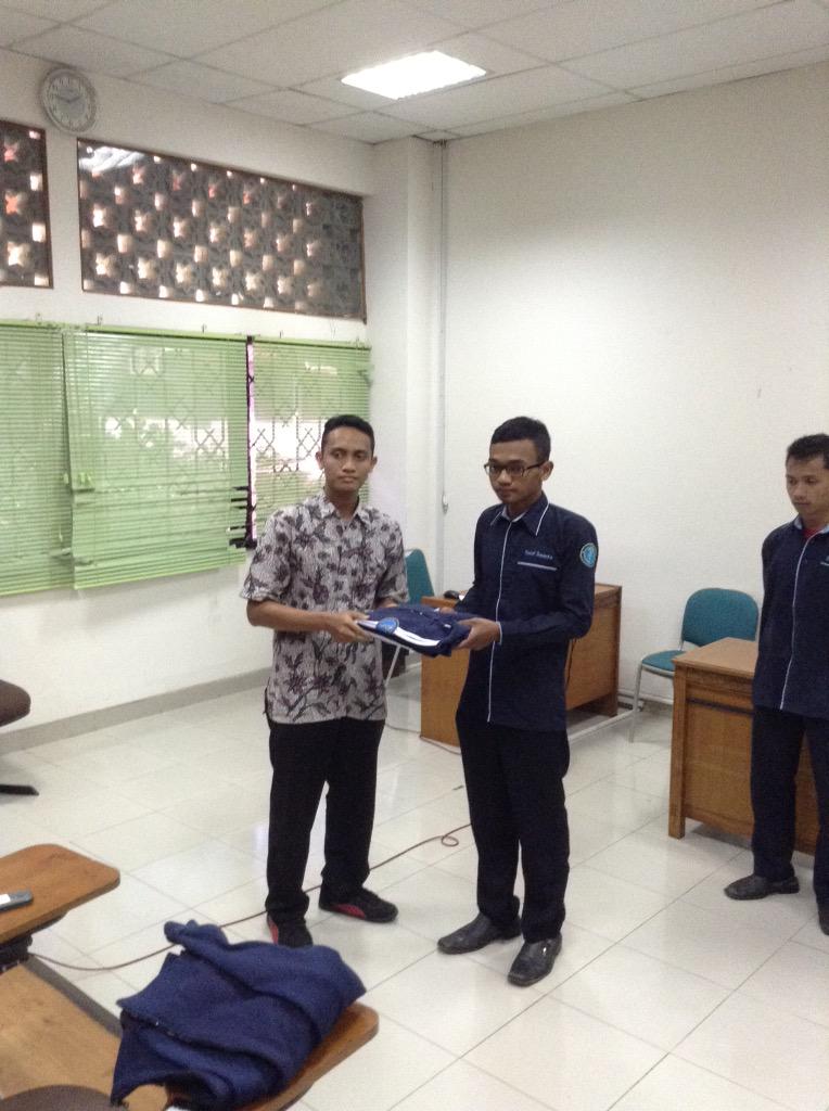 Simbolisasi serah terima jabatan dari BPH 2014-2015 ke BPH 2015-2016