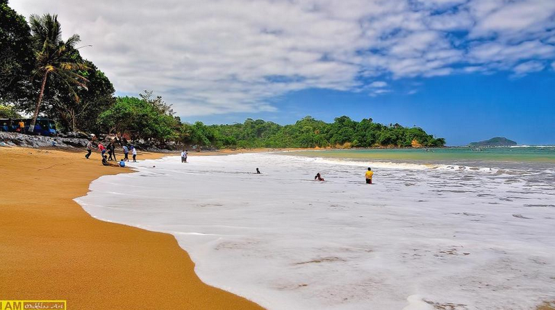 islandnesia's tweet photo. Tamban Beach, favorite family recreational destination in Malang, East Java by @Machlasky #beach #travel #islandnesia http://t.co/cbgzi4AG2g