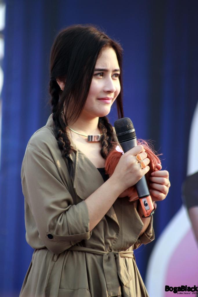 AprillversPku_'s tweet photo. Bidadarinya abang bening bener😍😍 #SupportALIANDOPRILLY http://t.co/7X0dyj2Sb5