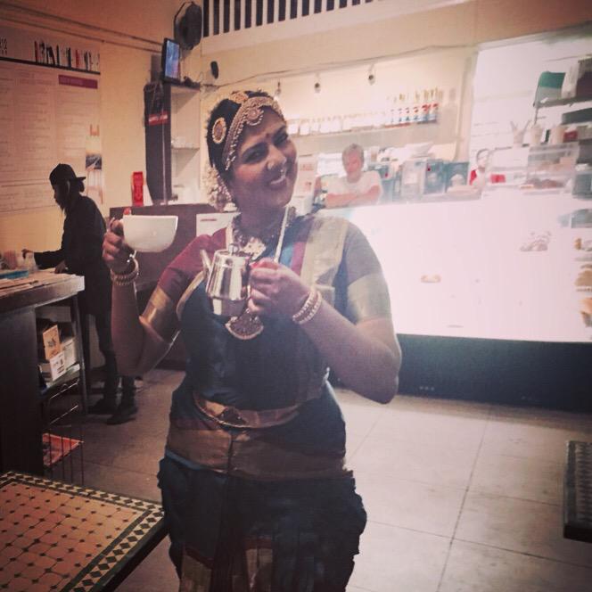 swarnamalya's tweet image. If that's how I dress to go to a tea shop !:-) #teadrinking #venicemainstreet #postperformance