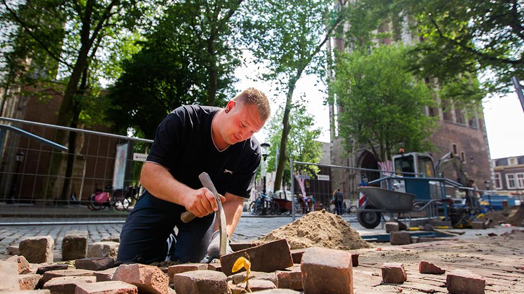 Enquête: Werken moet! Maar zeven van de tien Nederlanders doen het absoluut niet van harte rtlnieuws.nl/nieuws/binnenl…