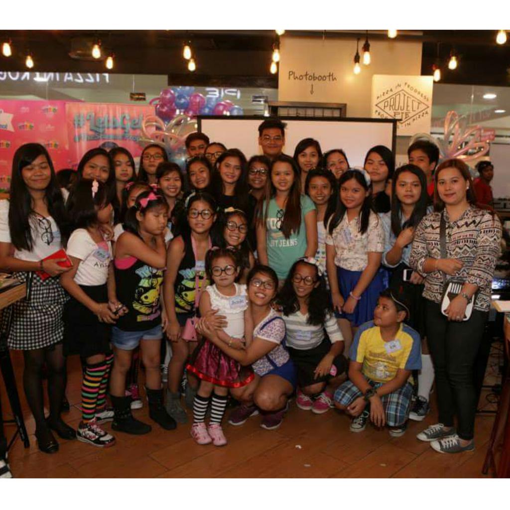 BDictionMRKN's tweet photo. The winners of #EllipsCologneGEL dubsmash :) @BankyUmali #LetsGEL #LetsDubItOut #TheScienceProject #ProjectPiePH http://t.co/Jek348rH0i