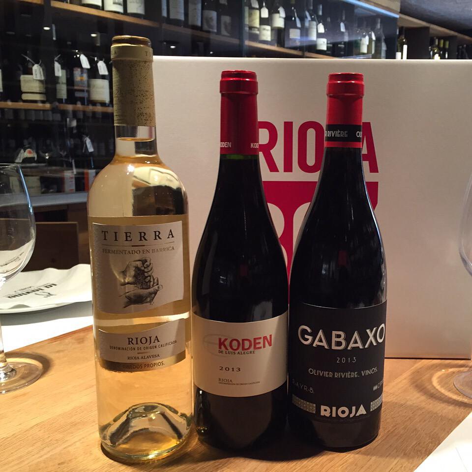 jpmadrid_ES's tweet photo. Y los 3 vinos #sorpresa de la #SumillerBOX By @latavina bimensual de Mayo-Junio.... #Lalaurel #wine #LaRioja http://t.co/sNdH6a93F4