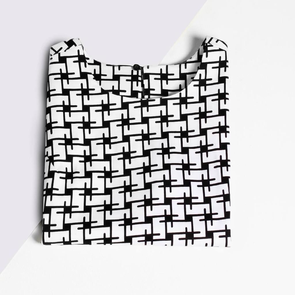 TYLER_FASHION's tweet photo. Black, white and awesome. http://t.co/f0cvGmXxd5