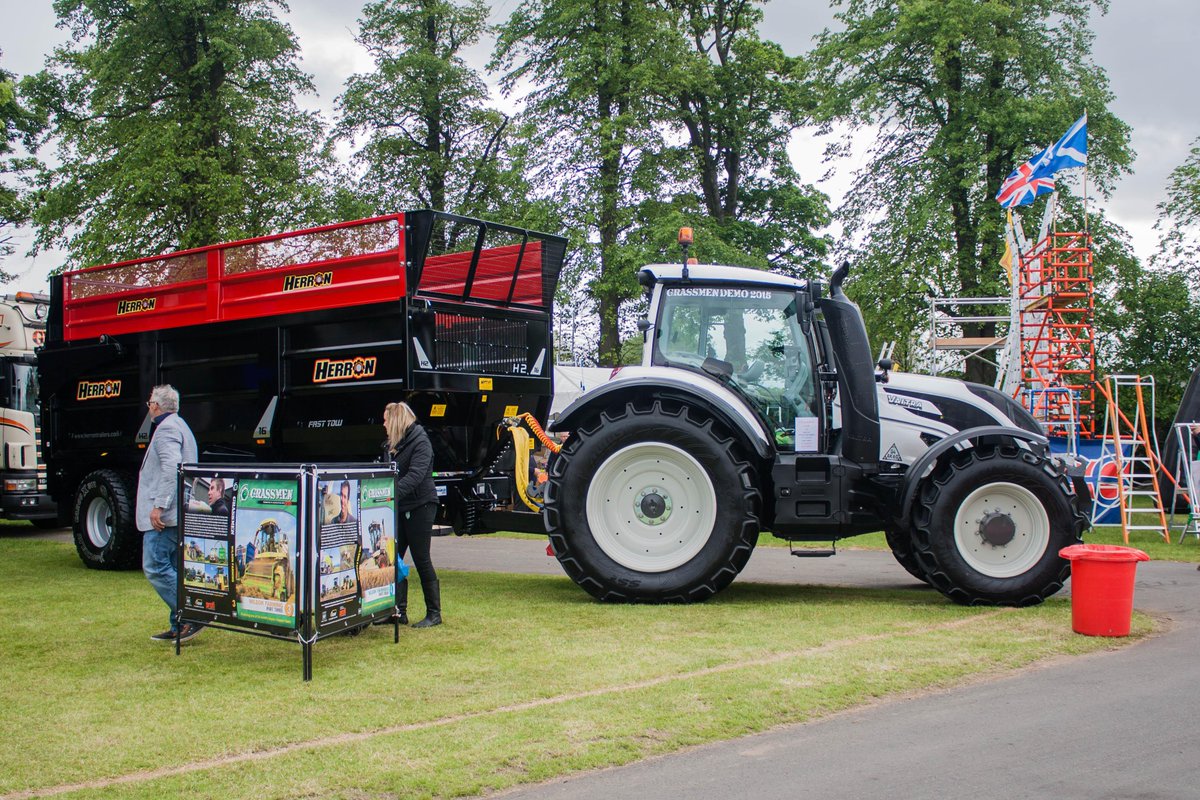 Galbraith_Group's tweet photo. View our @ScotlandRHShow album at
https://t.co/UcP9snfFSK #rhs2015 #moohoosive http://t.co/Hxprkrqe56