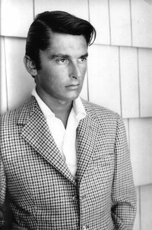  Happy Birthday Robert Evans the Godfather of Hollywood style! Hope it\s a birthday to remember! 