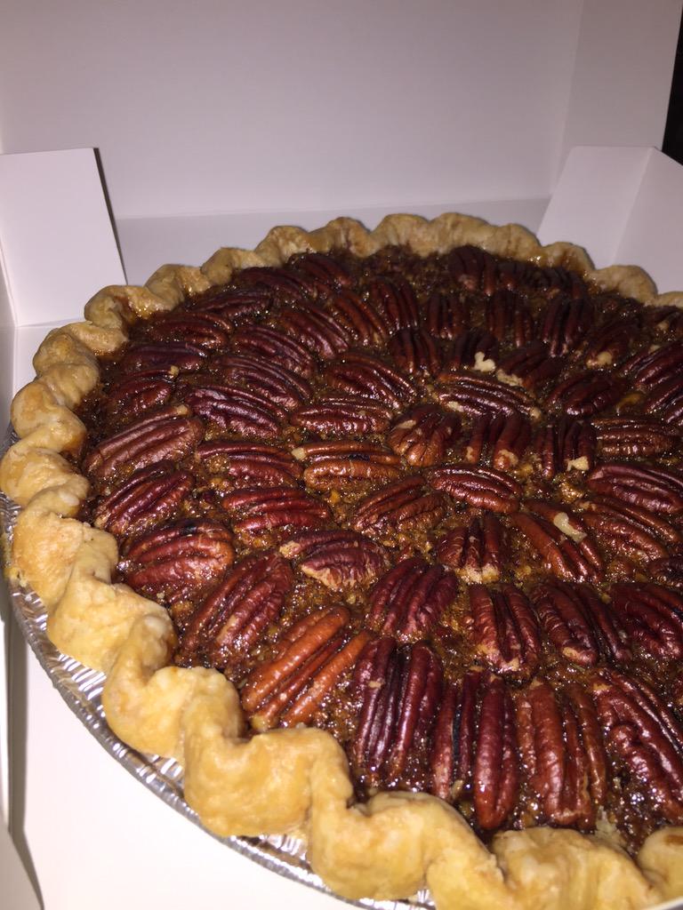 RecipePie's tweet image. Yesterdays homemade chocolate pecan pie #pie #chocolate #pecan #homemade
