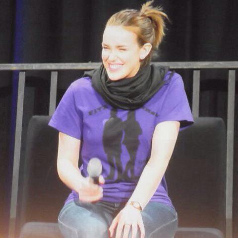 This would have been hella cute without the fitzsimmons t shirt, but now it's just 😭😍😍😭😭😭 <a href="/Lil_Henstridge/">Elizabeth Henstridge</a>