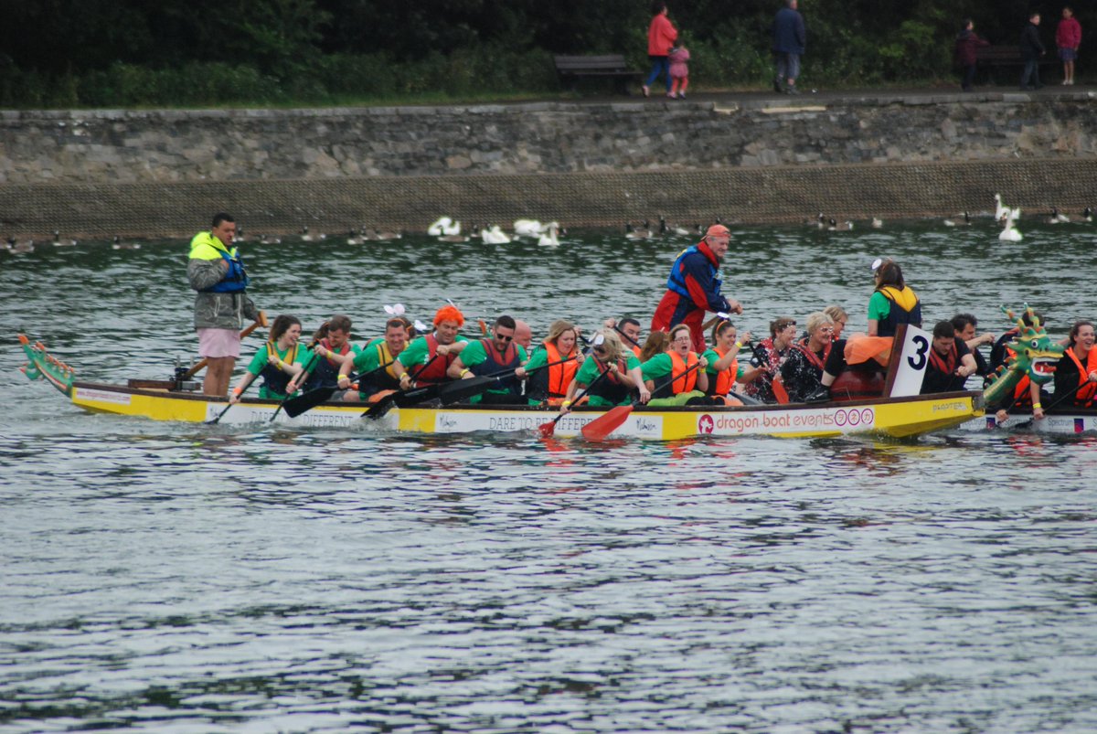 Outsourceuk's tweet photo. Great day yesterday at the Swindon Dragon Boat Race, raising money for @MacmillanWilts #OutsourceUK http://t.co/d3xlKyqlfc