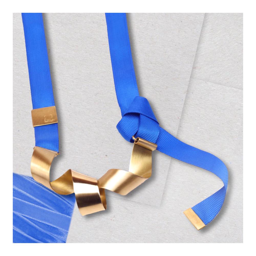 LayanaLondon's tweet photo. #happy #monday We are gold and blue! Mobius necklace #playful #monday #instgood #art #mobius #serpentine http://t.co/xPbK6hi5kR