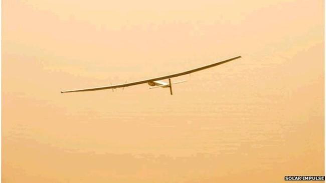 Solar Impulse 2 a por su etapa de vuelo más larga: 8.200 kilómetros en un avión solar ift.tt/1HpDAia