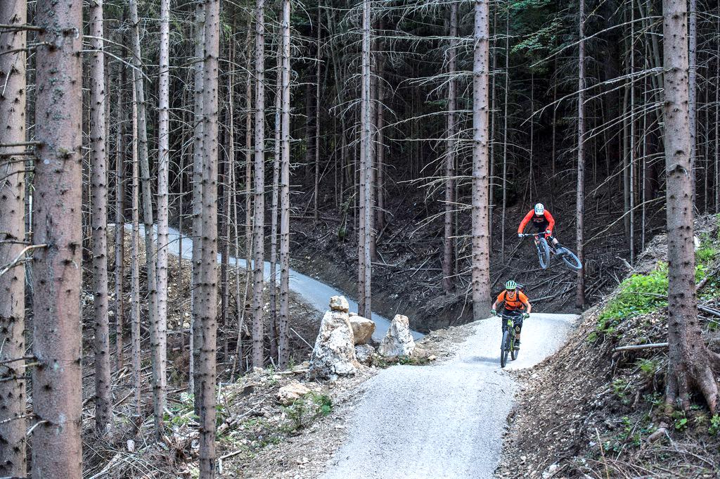 Peca flow trail in Slovenia is 20 minutes of pure simple fun! | 📷🎥 <a href="/roofowler/">Rupert Fowler</a> | #wangit

youtube.com/watch?v=AgYQrV…