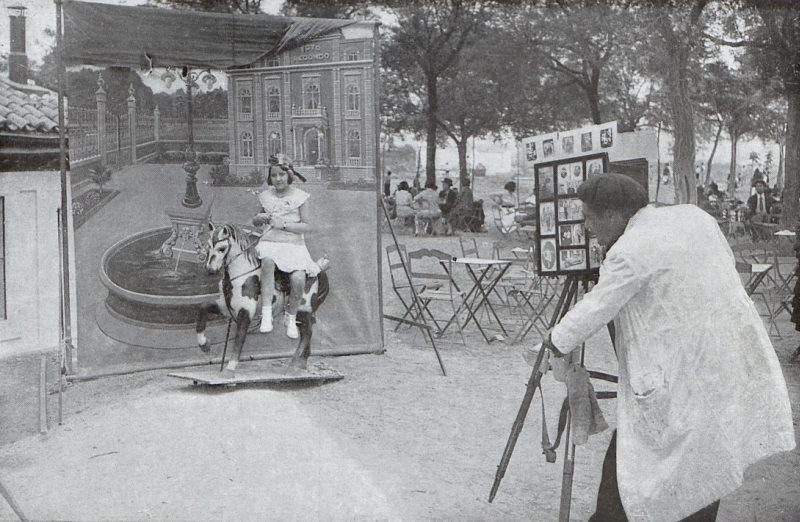 CarpetaniaM's tweet photo. #Madrid #FelizLunes
Fotógrafo ambulante-Minutero
Vía @memoriademadrid 
@SecretosdeMadri @MayritMadrid @DescubreMayrit http://t.co/YPqWoYbc9e