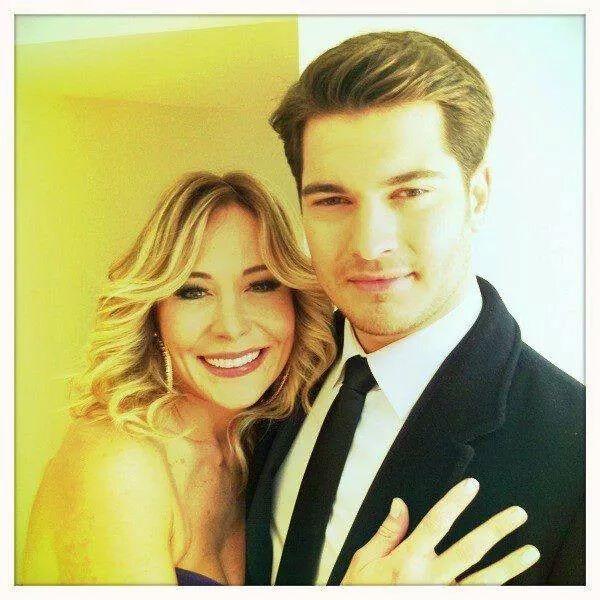 CU_mylife's tweet photo. #ÇağatayUlusoy #AhuSungur #Emir #Aysun #AnneOğul...😍😘😉 #Afk @cagatayulusoyy @ahusungur1 http://t.co/Dq5FZxyZb5
