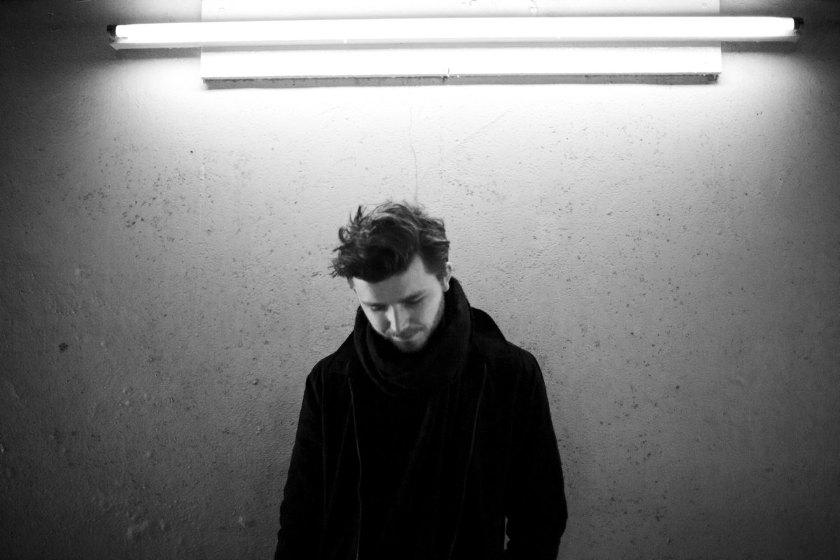 Premiere: stream Loosen Up, the stellar new single by Belfast's <a href="/TravIsATourist/">Travi</a> thethinair.net/2015/06/premie…