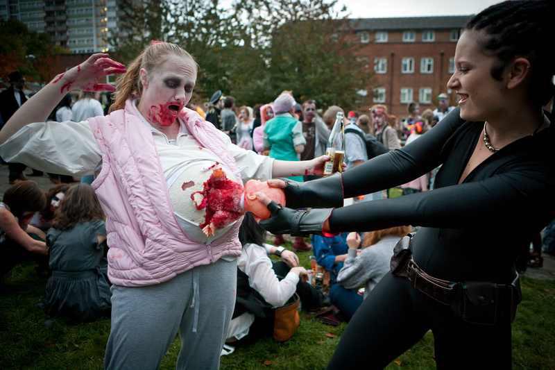 FHSScienceFac's tweet photo. Help out bridge learning campus-freak out kids 'zombi apocalypse is here' tweet this Wed #ZDay15 @el_davooo #FHSTM http://t.co/GS99v4lKRg