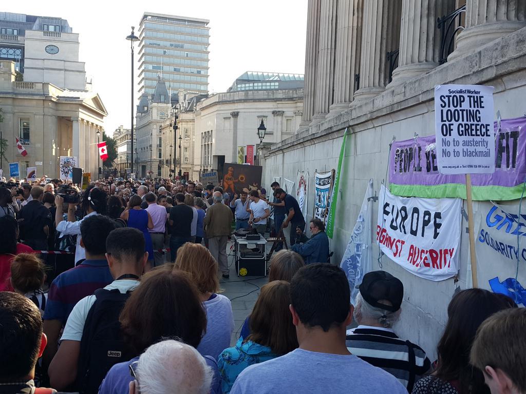 chrisplex's tweet image. Trafalgar sqr right niw #greferendum