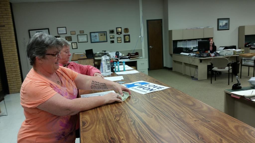 MSRainbowCenter's tweet photo. @CSElive it's happening in Harrison County!! #MSmarriage #LoveWon http://t.co/qRZhlzlF9F
