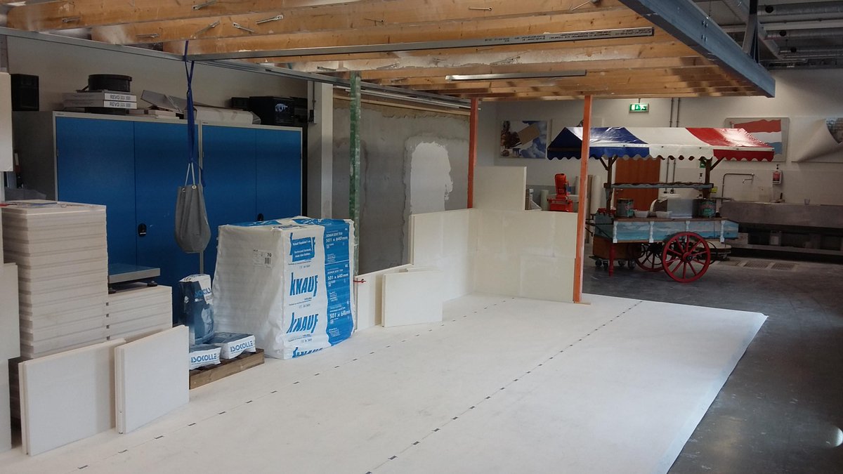 Gijs_KnaufNL's tweet photo. De #KnaufAkademie staat klaar voor de ontvangst van de deelnemers aan de @KnaufNL Gipsblokken informatie middag. http://t.co/rxmM2w8CYd
