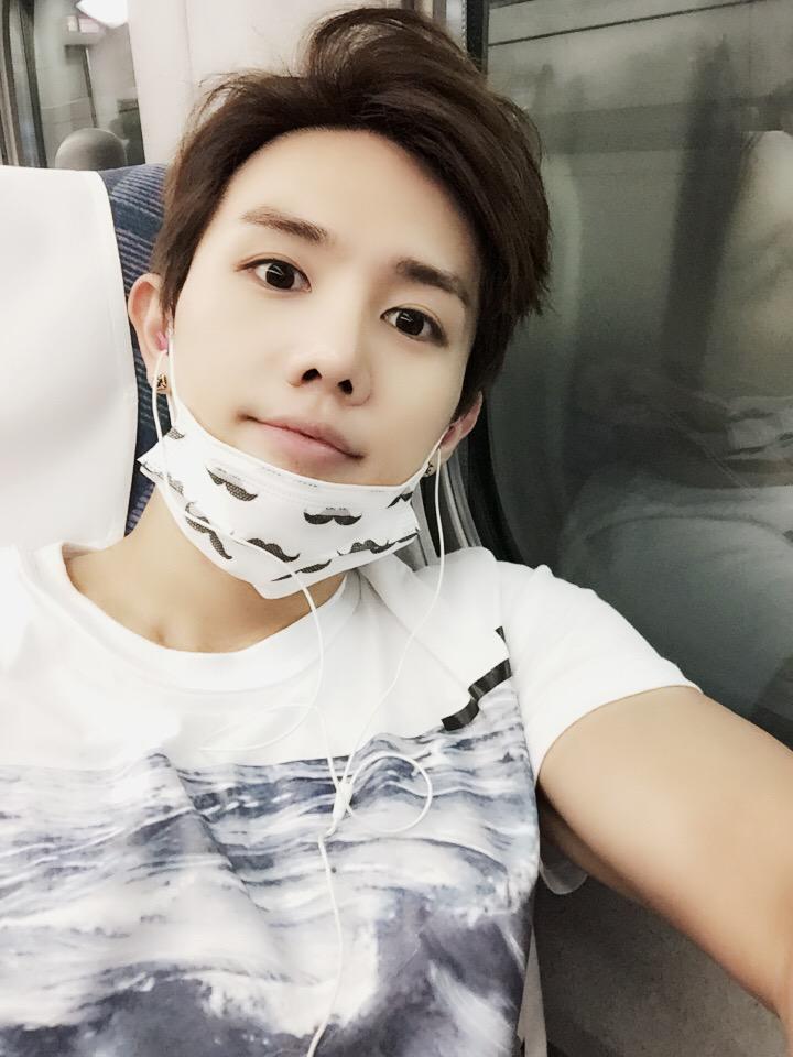 BigFlo_ID's tweet photo. [Trans] @BIGFLO_J2K Hello Turkey!! How are you??^^ I miss you! http://t.co/ZcHLb8Vryl