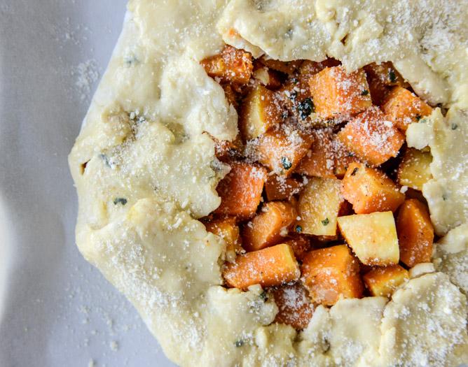 jo_esty's tweet photo. Parmesan Crusted Butternut Galette Really Nice #recipeoftheweek See the full recipe http://t.co/Jiw1PuRRDCÂ  http://t.co/39XCAdJPK4