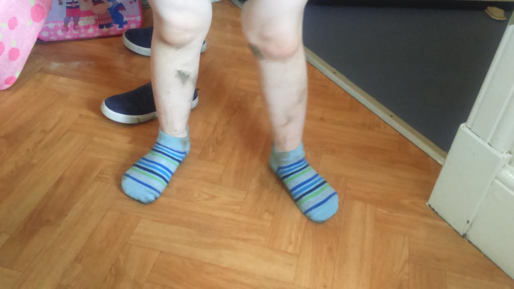 LittleFlowersNu's tweet photo. Think this wee one had fun 'i was being a digger' #MudDay http://t.co/AcV0NbpWty