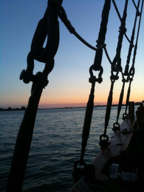 NauticalAdv's tweet photo. On #CameraDay, there are always picture perfect scenes down on the waterfront! http://t.co/wJVGbYaDLd