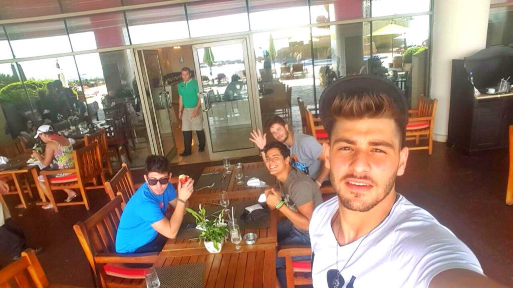 kazemchamas0's tweet photo. Already missing you guys ❤️ #kazemchamas #the5official @Birdman_Bmd @SaidKarmouz @hasanraad4 @AhmedHassanStar http://t.co/puvKGaWDd2