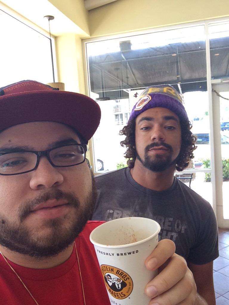 Clip275's tweet photo. @EinsteinBros breakfast w/ the fam @JonBlanka #WeBeHigh http://t.co/Bi3xB2jjen
