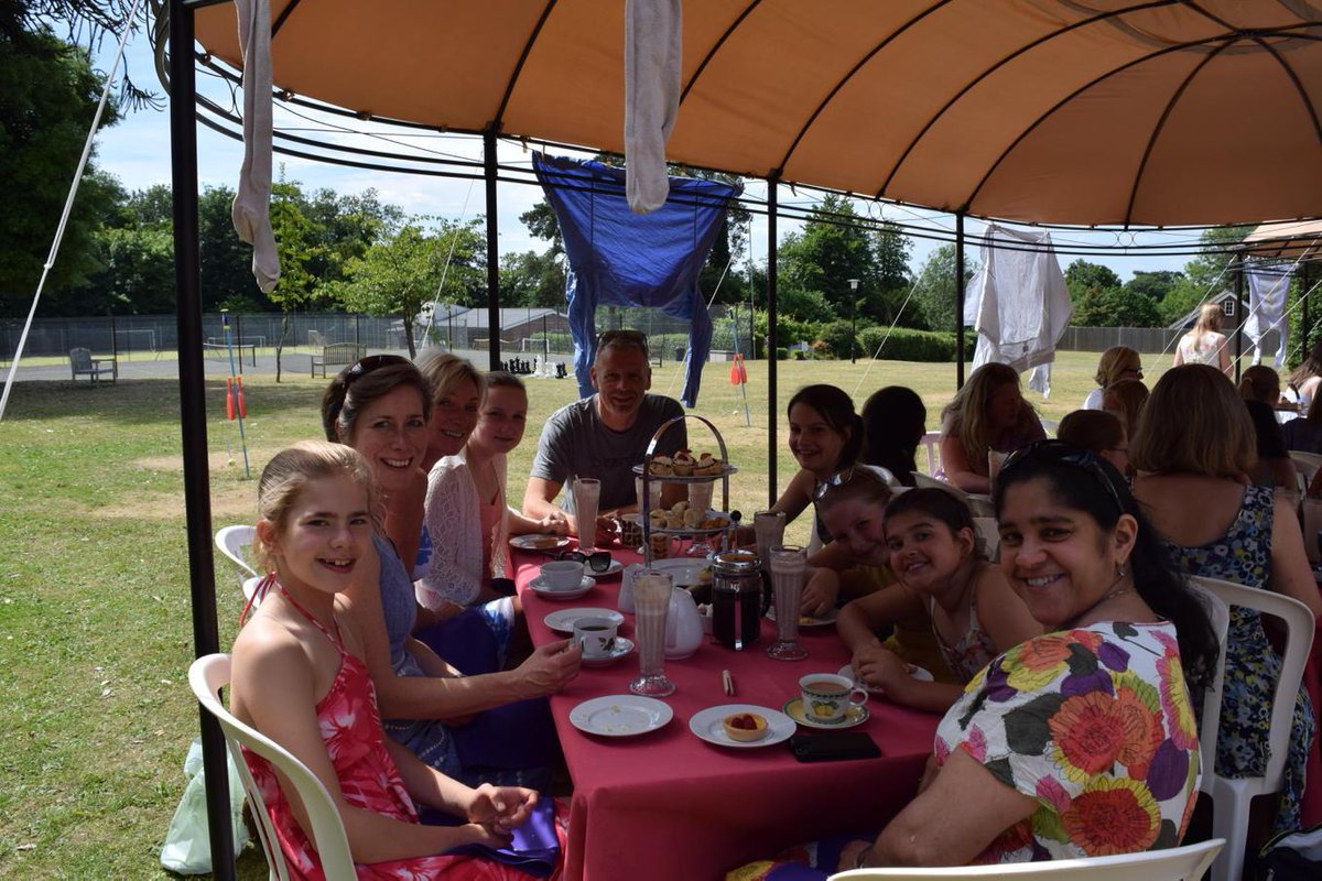 StHilarysSchool's tweet photo. 🎈#TeaPartyFun Y6 #HappyTimes @mandscrawf @Brakage @tooley_kim @Monasaid123 @Chrisjemoss @helgamepham ☀️ http://t.co/SseZcl9coK