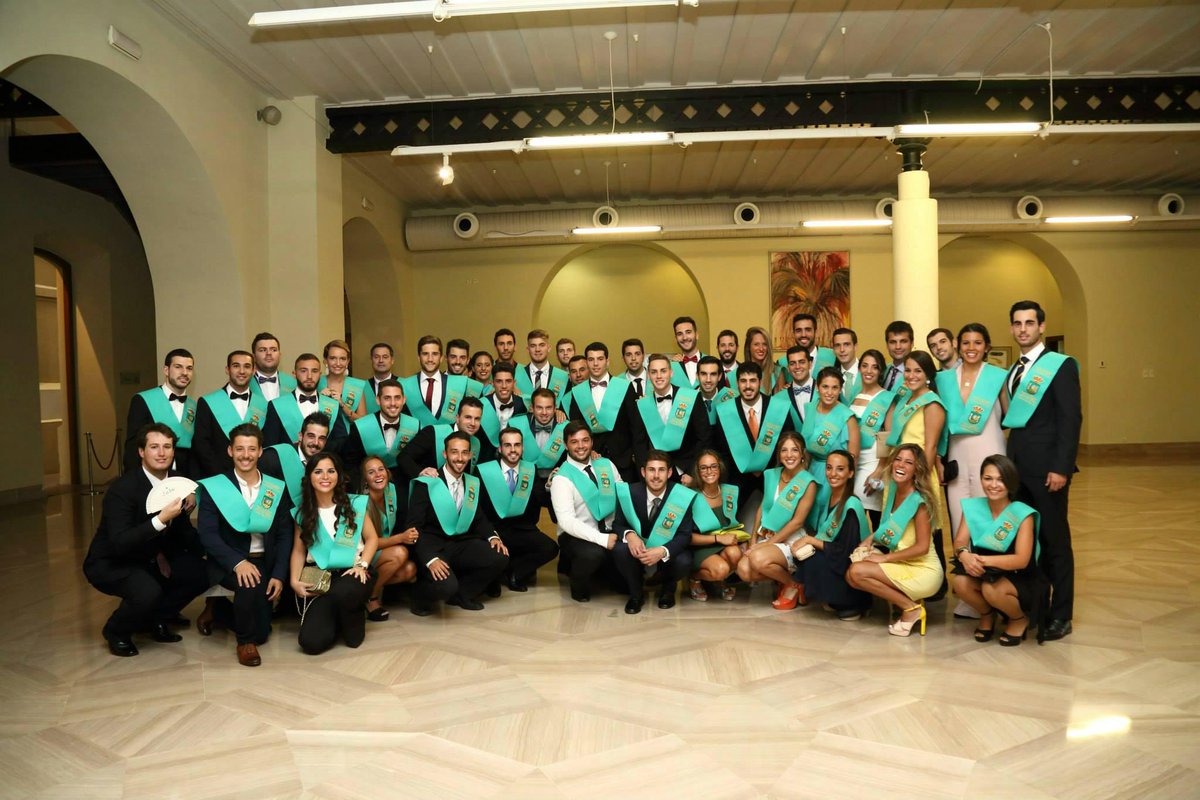 GCAFD_UCA's tweet photo. Enhorabuena a la 1º Promoción de Graduados en CC de la Actv Fisica y el Deporte de la UCA http://t.co/LbHIYuquA0