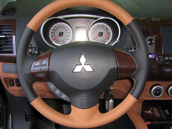 _AutoDS_'s tweet photo. #Перетяжка #руля автомобиля http://t.co/xdVnIqmGoS http://t.co/cHQhgFl622
