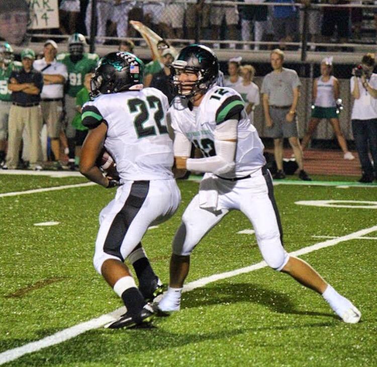 GunnarHoak12's tweet photo. Happy Birthday to my running backโ๏ธ๐๐#RBQB โข @HeadingsStephen http://t.co/MkCFGf3Si1