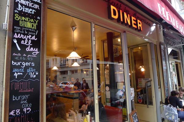 CityGuide_Fr's tweet photo. Les US à #Paris http://t.co/4QULKhbay7 par @ParisZigZag #CityGuide_Fr http://t.co/nlBzXTlEfj