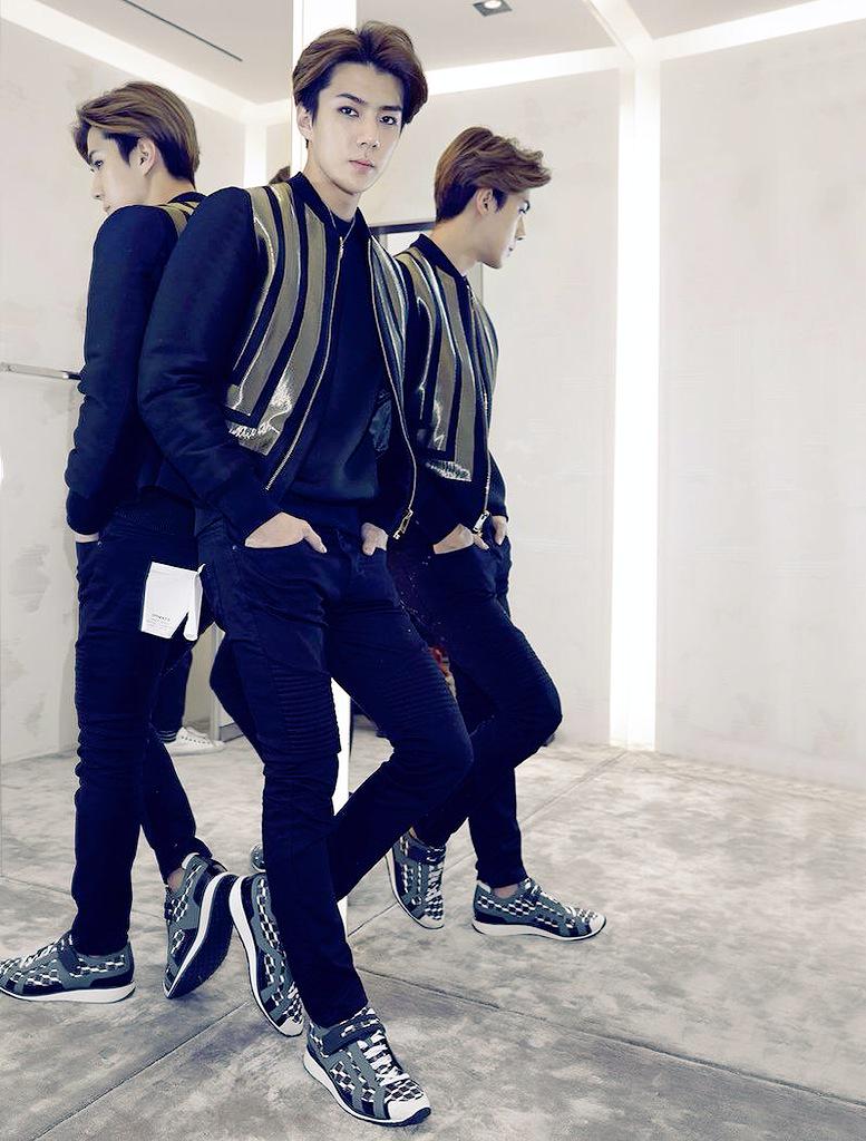itssekuldax's tweet photo. .เดินออกมาอย่างเท่ห์ *โพสท่าเเล้วยีผมอย่างหล่อ* หัวใจของคุณคืนนี้มันลอยมาหาผมเเล้วล้ะครับ. *ขยิบตา* #DNUParty29th http://t.co/EKoUkPKgFz