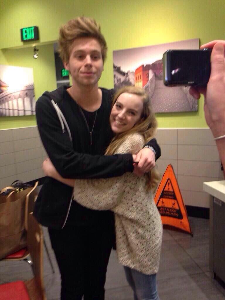 Irhugs's tweet image. 