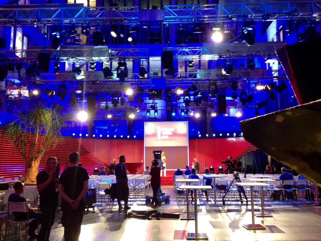 Gruenderpreis's tweet photo. Die heiße Probe beginnt! #Zdf #Macondo #zdfhauptstadtstudio #gruenderpreis #dgp #dgp2015 http://t.co/cBFZfrysBE