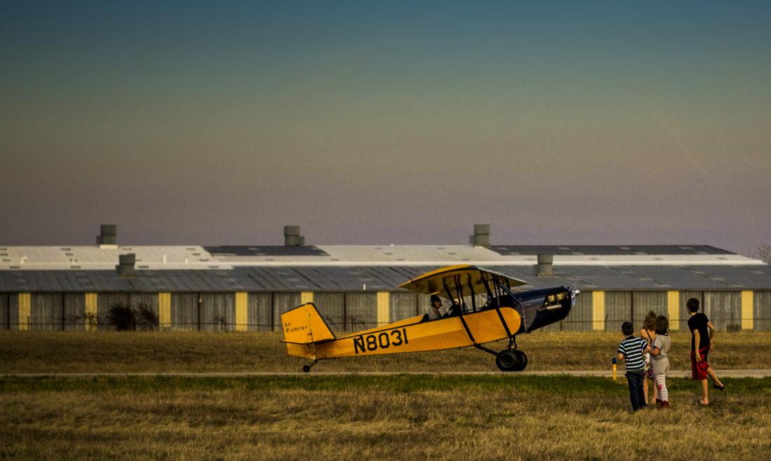 ShareAviation's tweet photo. The only way to save general aviation is to share it with the next generation. #flywithaopa @AOPA #pilotlife http://t.co/hG408uwk2k