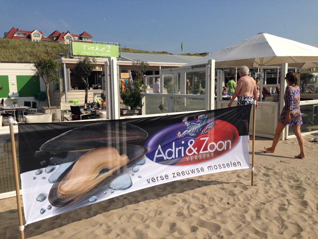 Take2beach's tweet photo. Het mosselseizoen is begonnen bij Take2! Nog maar net verkrijgbaar, maar bij ons al op het menu http://t.co/DEseE7SUIa