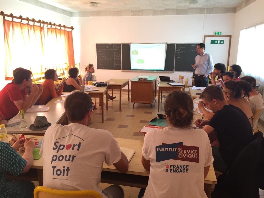 i_engagement's tweet photo. @SportpourToit & l'Institut côte à côte lors d'un atelier !
#LiveISC2015
#PromoISC2015 http://t.co/dU5Agub6Rx