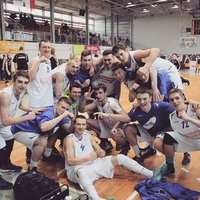 MaciejSzetela's tweet photo. Dziś urodziny obchodzi Jakub Fiszer '95 #BBJP
Najlepszego #Fiszu!
@6Fish31 vs @MGortat od 1:25
http://t.co/WPQPzXRZZL http://t.co/r9s6o7dfJM