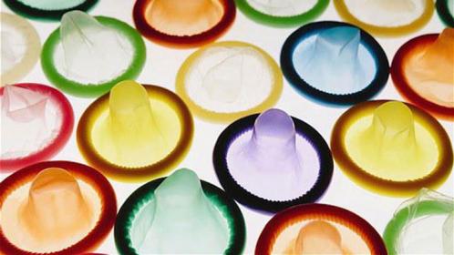 idcsalud's tweet photo. Tres chicos inventan un preservativo que alerta de enfermedades de transimisión sexual http://t.co/XlV0LOegDp http://t.co/60gFU9EsGC