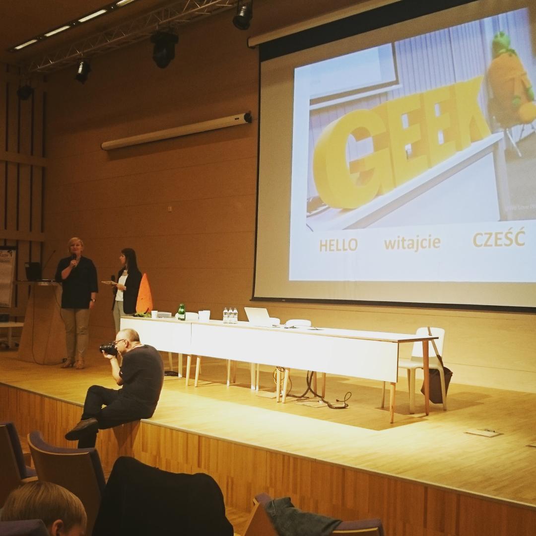 ATylikowska's tweet photo. Karotkowe natarcie na #PPNT w Gdyni. UXowo, więc tłumnie :) Fajnie wrócić po krótkiej przerwie :) #goCarrots http://t.co/U4pZ1T6bbR