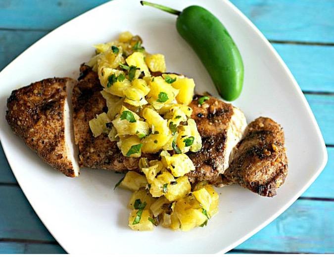 VoteRecipe's tweet image. Easy Jerk Chicken with Grilled Pineapple Salsa @tastyeverafter voterecipe.com/recipes/easy-j…