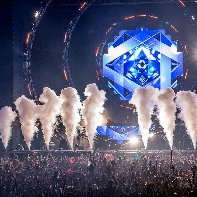VELDFest's tweet photo. Only one more month until Canada's biggest dance music festival! #VELD2015
Tickets: http://t.co/Ls1ij2U8WC http://t.co/TwVZOCMyGq