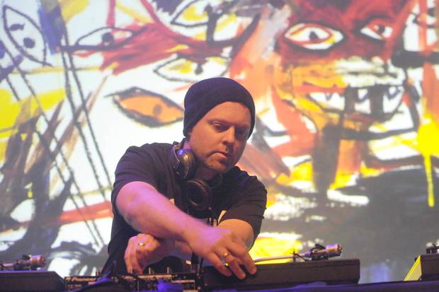 Happy Birthday to Dj Shadow (aka Josh Davis). 43 today.
 (Scale it back ft. Little Dragon) 
